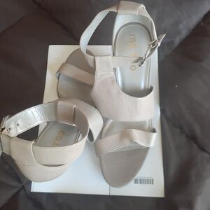 Me Too Women's Tan Sandals
